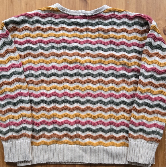 Skies are Blue chevron print sweater - Picture 5 of 6